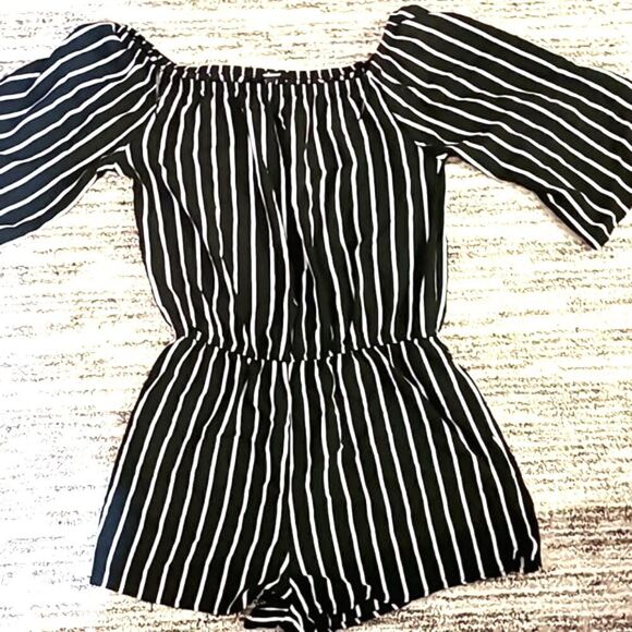 Ambiance Cold-Shoulder Romper w/Shorts, Black & White Stripe, Size Medium - Picture 2 of 7